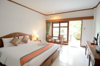 First Bungalow Beach Resort - Deluxe Room For 1-2 People-Breakfast-Test and Go Package