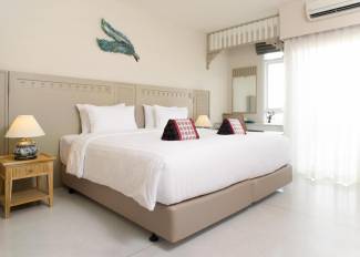 Panphuree Residence - One Bedroom Suite 