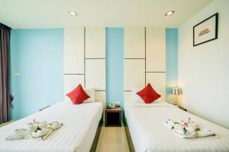 CA Hotel and Residence - Deluxe Twin Bed (Room Only)