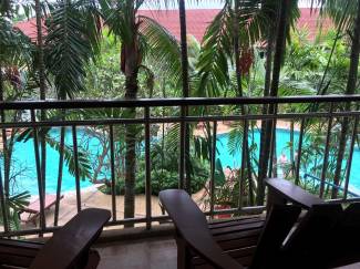 Bella Villa Cabana - Deluxe Pool view Room - Pet-Friendly