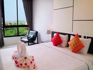 CA Hotel and Residence - Deluxe Double Bed (Room Only)