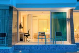 Best Western Plus The Beachfront - One Bedroom Suite Pool Access - 7 Nights Package