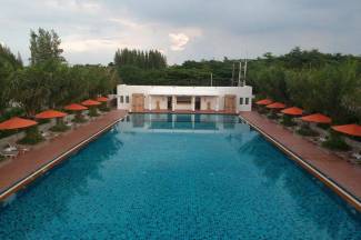 3z pool villa and hotel
