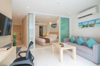 Best Western Plus The Beachfront - One Bedroom Suite Seaview - 14 Nights Package