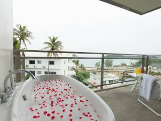 Sugar Palm Grand Hillside Hotel - Grand Deluxe Jacuzzi (Private Jacuzzi at Room Balcony)