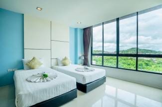 CA Hotel and Residence - Grand Deluxe Twin (Room Only)