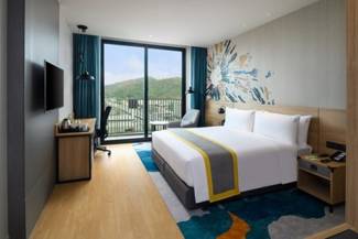 Holiday Inn & Suites Siracha Laemchabang - Standard Studio room with balcony