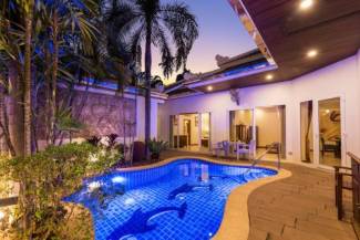 Village Austria Luxury Pool Villas - Luxury 3BR Villa with Private Pool