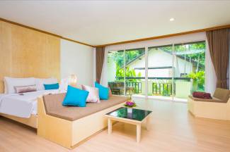 Phuket Island View Hotel - Deluxe Family Room - Room with Breakfast