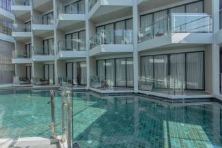 The Tide Beachfront Siray Phuket - Deluxe Double or Twin Room with Pool Access